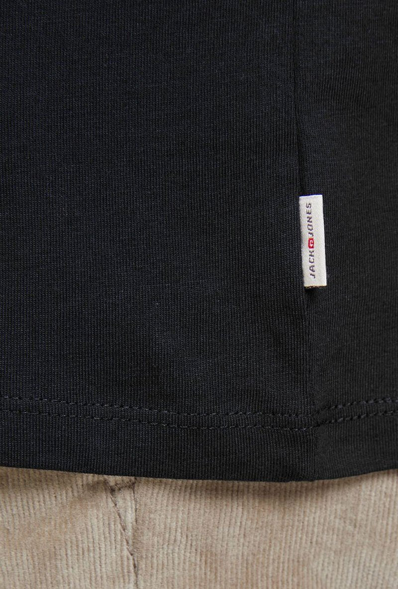 JACK AND JONES POCKET TEE