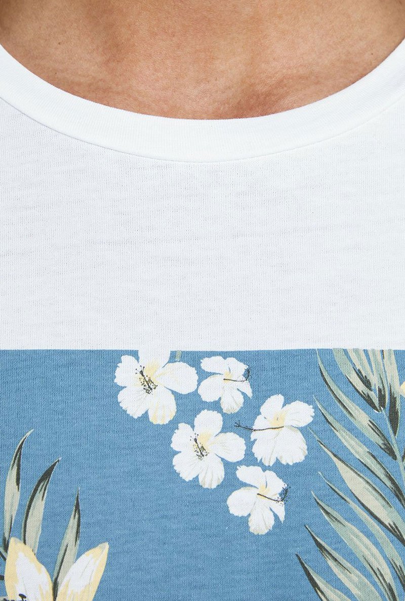 JACK AND JONES TROPIC III CREW NECK TEE