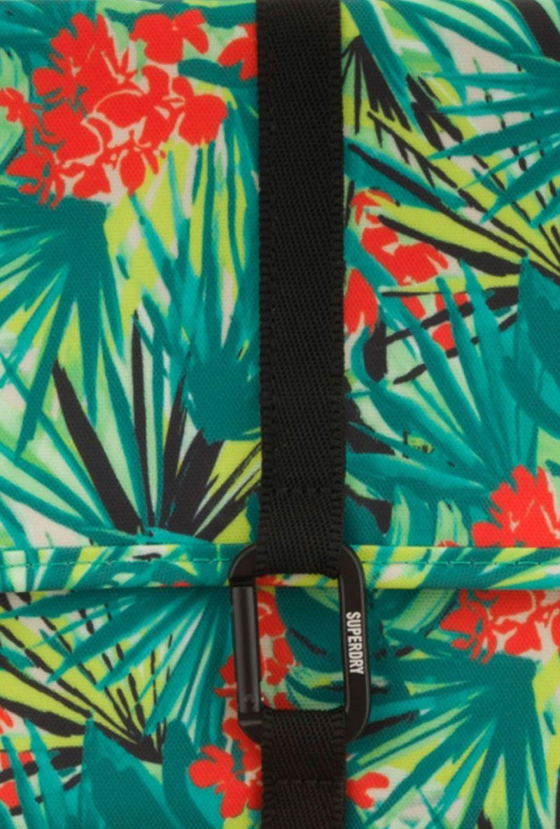 LARGE TRAVEL WASHBAG