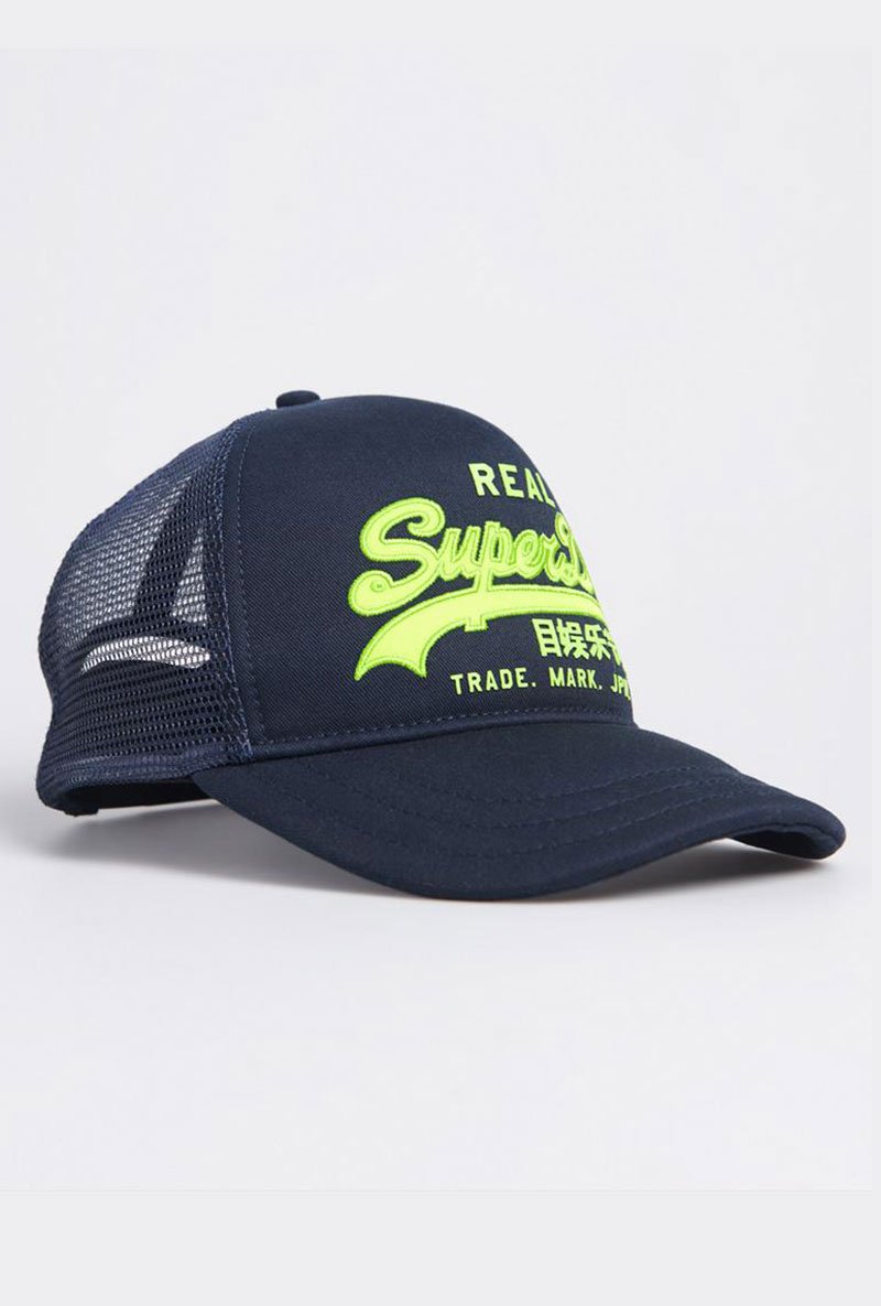 VINTAGE LOGO TRUCKER