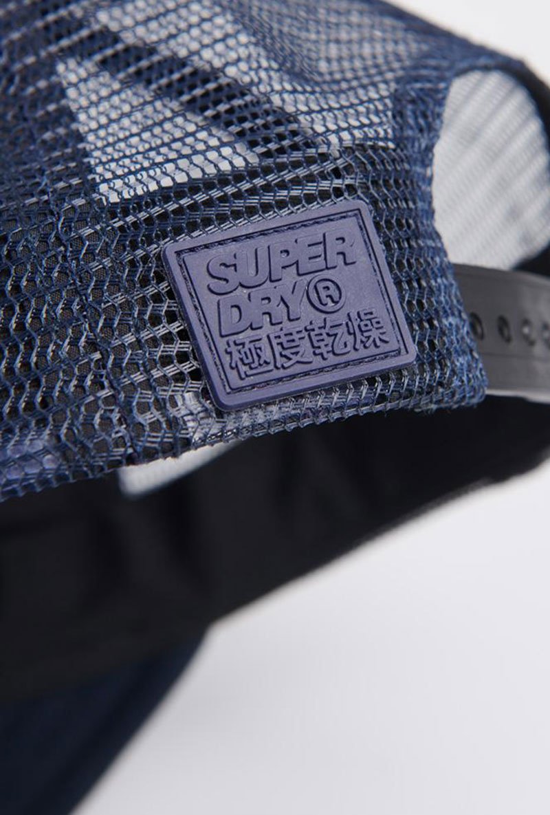 VINTAGE LOGO TRUCKER