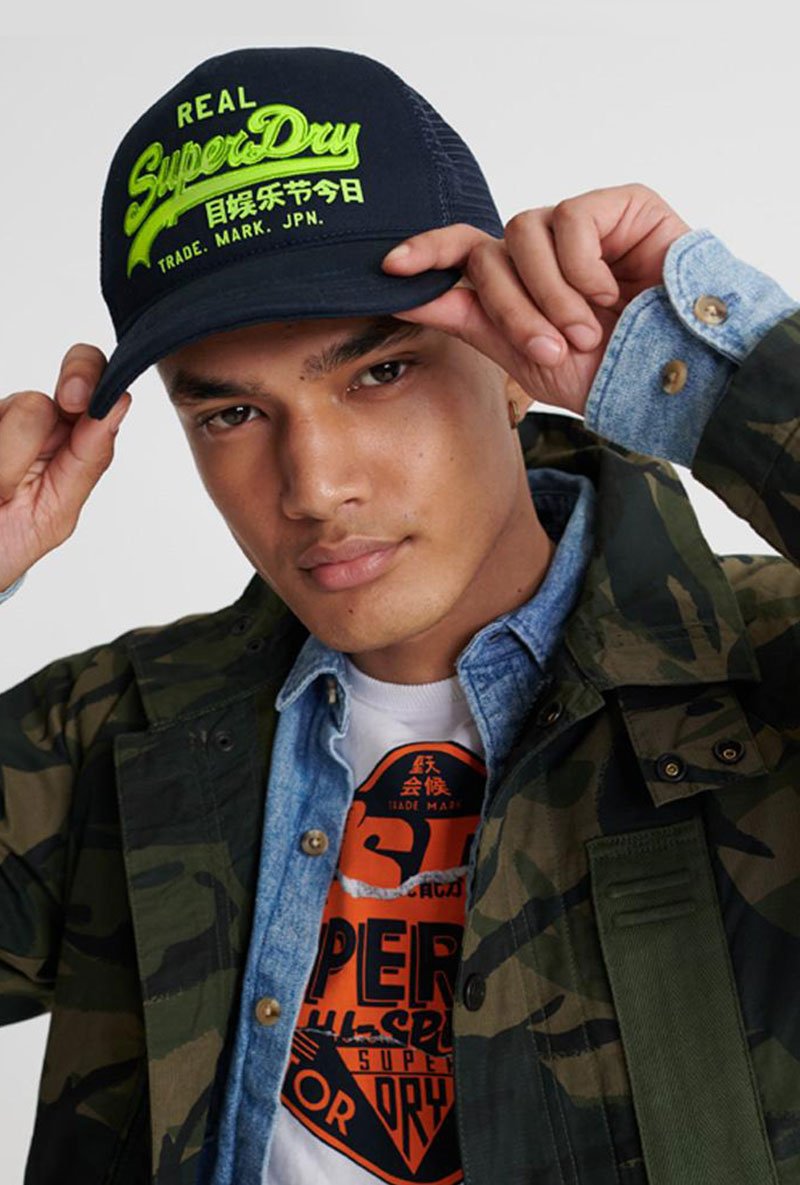 VINTAGE LOGO TRUCKER